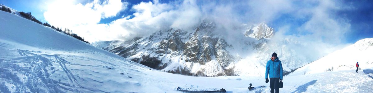 11ElevenDC's tweet photo. Our client @Antillionltd, is trekking #MonteBlanc, #Alps. Hard testing your products in extreme weather has never looked so fun. #technology https://t.co/0yRiPffnuf