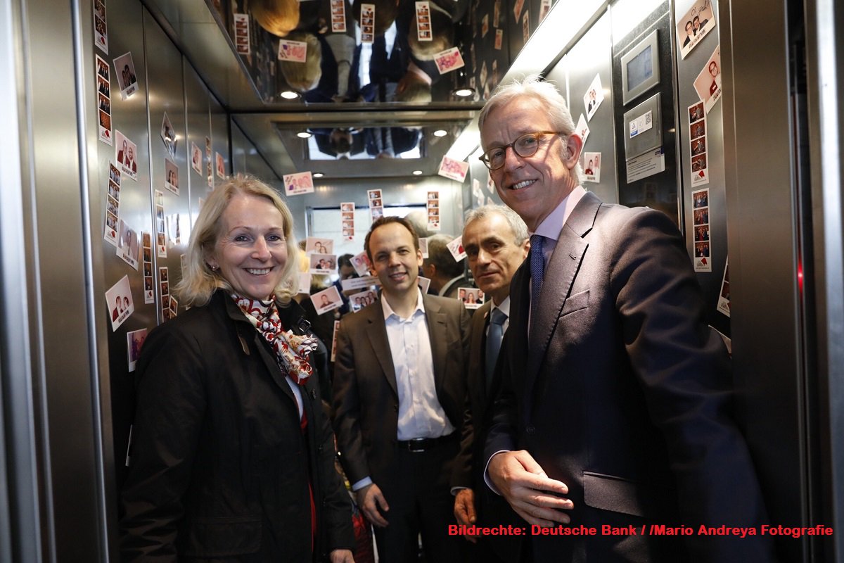 FinanzenHessen's tweet photo. Informierten sich über die Arbeit d. #Digitalfabrik @DeutscheBankAG: StS #Weyland &amp; Co-CIO #Jabkowski: https://t.co/l15bR5PV80 #FinTech #FFM https://t.co/Y5AlViHsHc