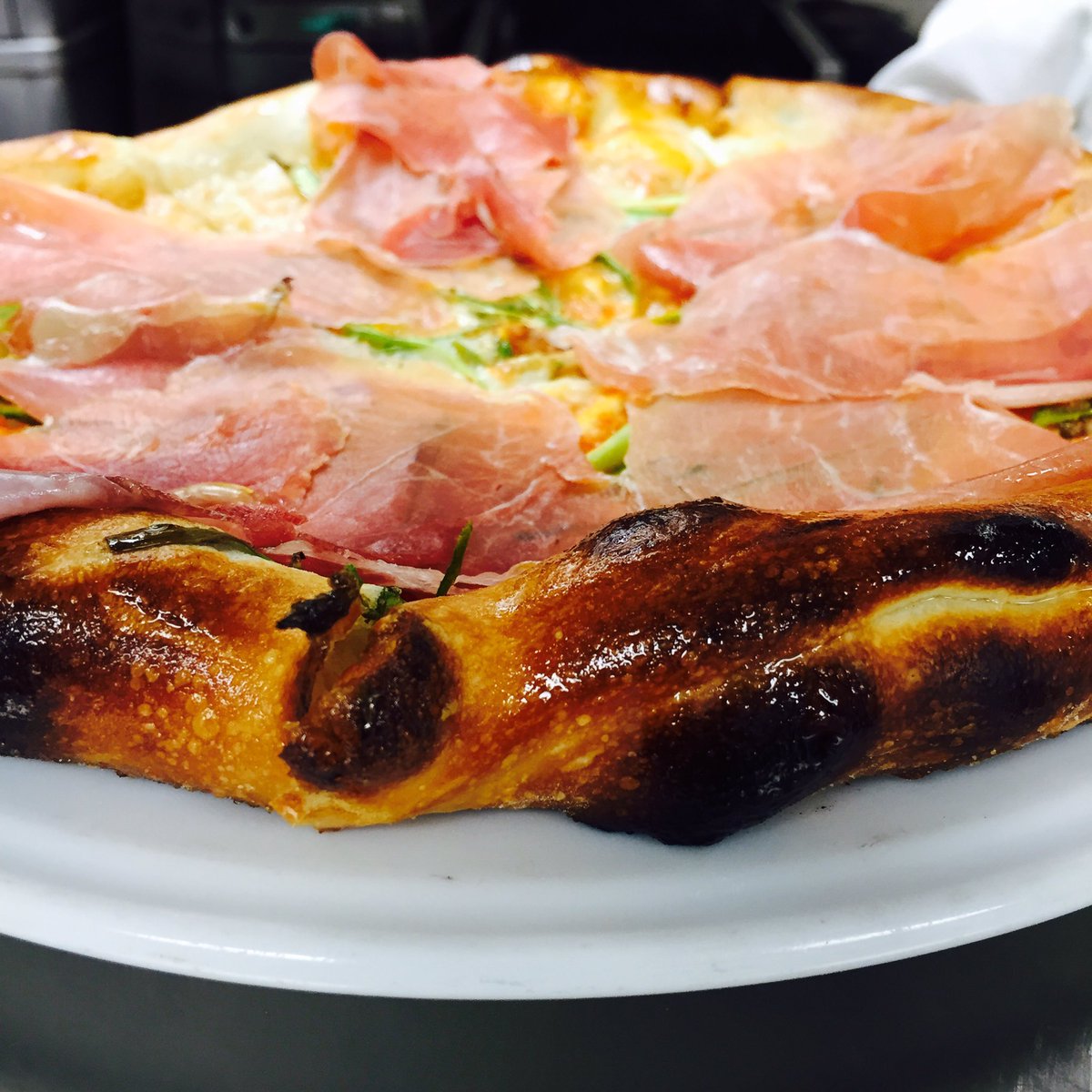 chefgeoffs's tweet photo. #NationalPizzaDay 🍕 #Hawaiian #StraightUp #Prosciutto #Pepperoni + #Arugula #pizza @LiasRestaurant and #chefgeoffs https://t.co/kONR5LhOnz
