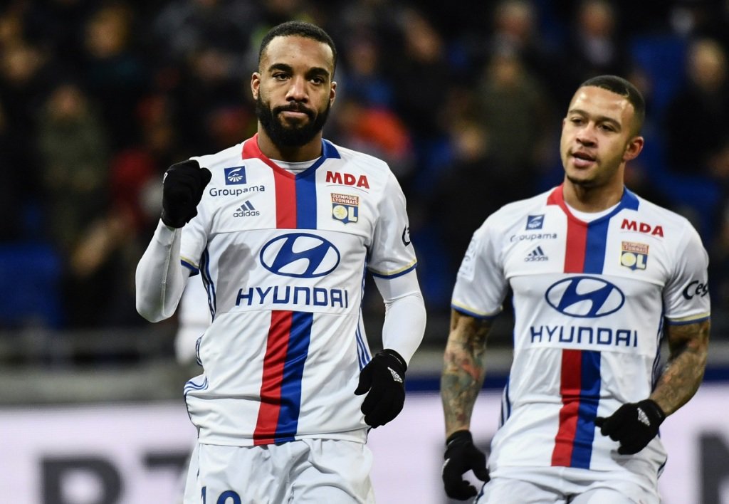 AfterRMC's tweet photo. OL : comment @LacazetteAlex a vécu les sifflets des supporters ▶️ https://t.co/1dlGUABzUM
#OLASNL https://t.co/wnEq86MhVg