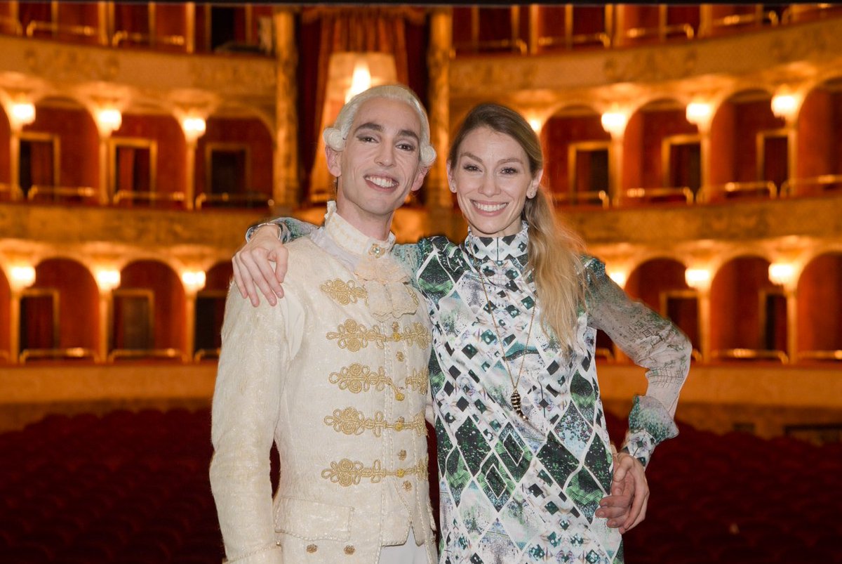 #EleonoraAbbagnato abbraccia #ClaudioCocino subito dopo la nomina a Primo Ballerino!
#operaroma #TORballo

© Yasuko Kageyama / TOR