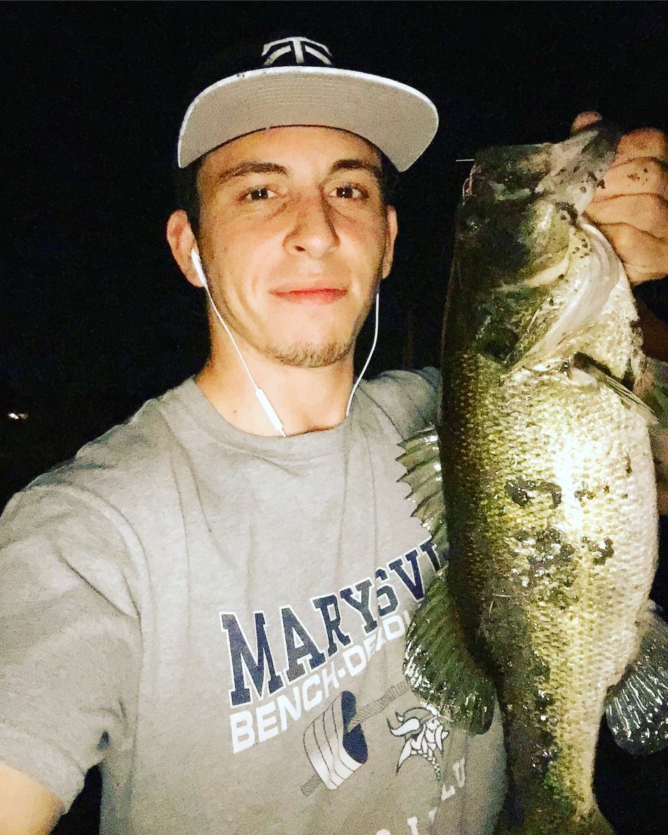 FishinFitMan's tweet photo. Back at it again with the #LargeMouthBass daniel https://t.co/TM6NPmXjOY