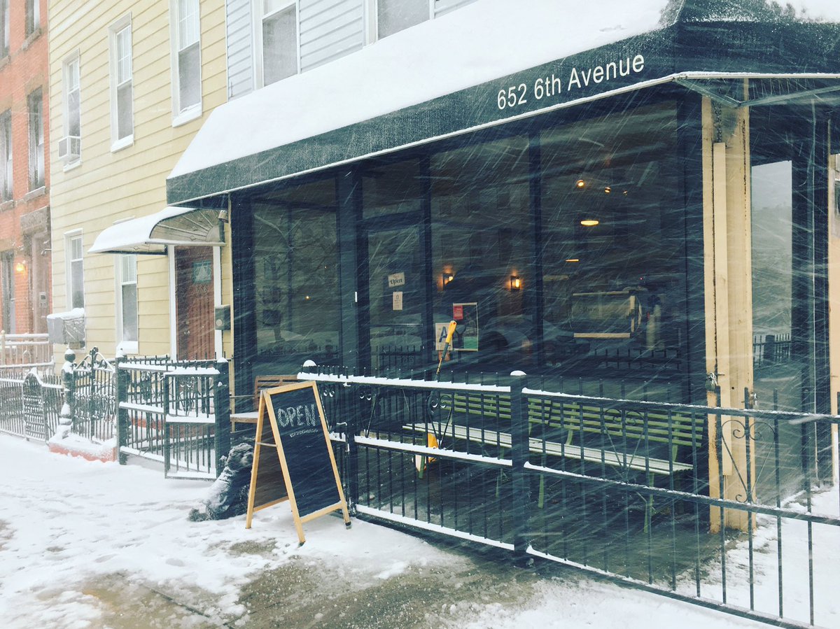 SouthsideCoffee's tweet photo. Open for biz #snowday https://t.co/jxMKYrpjgm