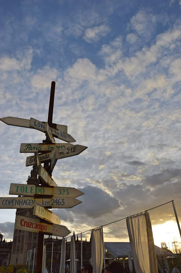 Aprovecha la tarde hoy........el fin de semana se complica.... #sevilla
#puravidaterraza #fontecruzsevillaseises
Open 15h.<a href="/fontecruzhotels/">fontecruzhoteles</a>