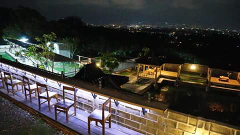 JhonHud's tweet photo. #jalanmalam #kolampancing #mabukmancing #malangfoodies #resto #ikanbakar #kulinermalang #malangdiudara #mabukbalap https://t.co/KAhWW6fTwV