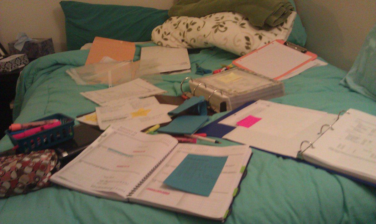 Things got hot and heavy last night in bed with #mybfgradschool... 😅😬😘