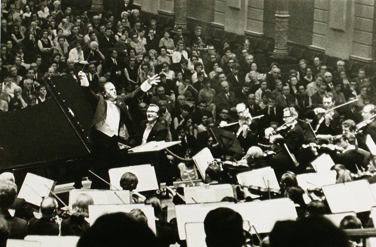 The Europeana Sounds project comes to an end, but the journey continues with @europeanaeu Music, and <a href="/iasa_web/">IASA</a>!  bit.ly/2k7sRAA