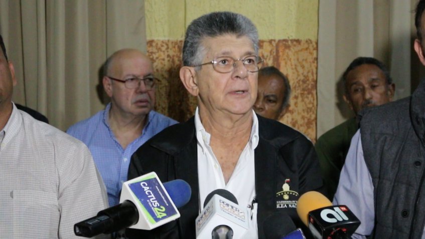 #EsNoticia <a href="/hramosallup/">Henry Ramos Allup</a>: Luis Florido y Williams Dávila no tienen pasaporte, pero terroristas extranjeros sí bit.ly/2k6Y3op
