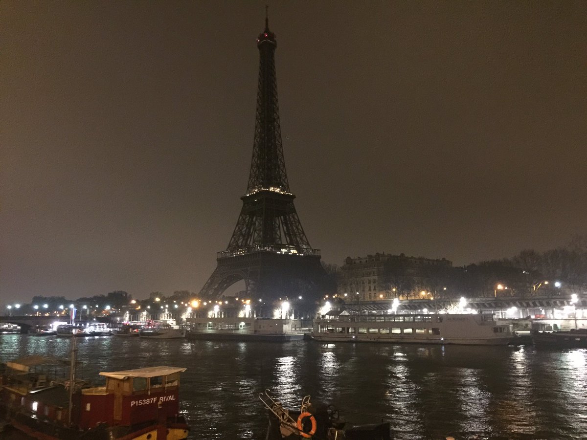maartenvv's tweet photo. Meeting up with the team in Paris. Early bird sightseeing and running. #paris #elsevier #liones @LionesNL https://t.co/pb3iLsAhs5