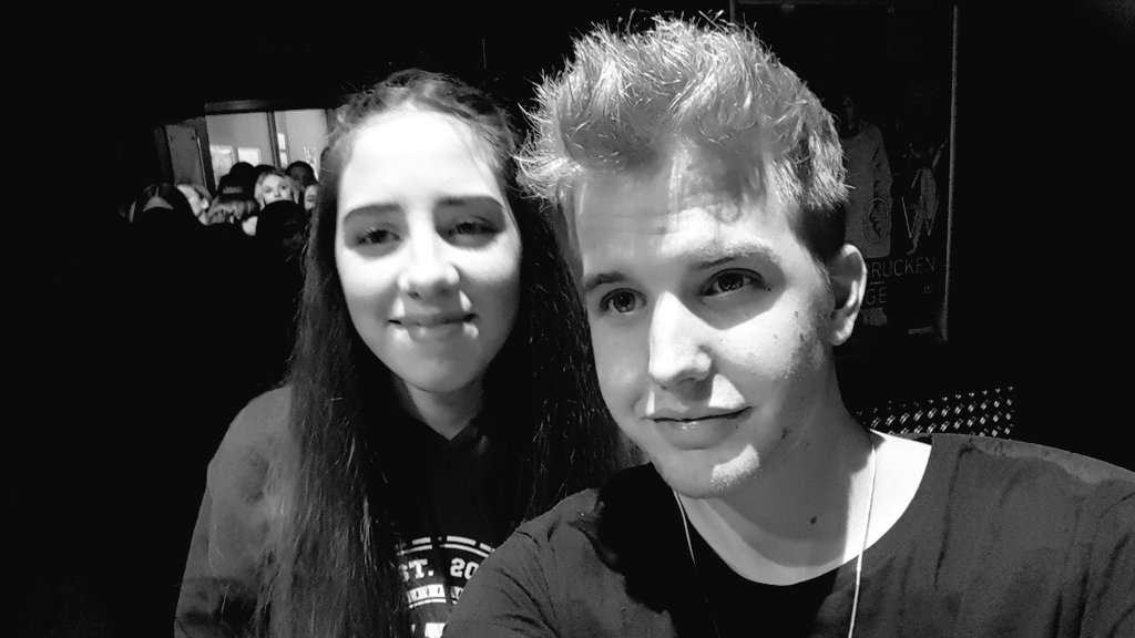MejraaZ's tweet photo. "Denn du stehst immer noch in schwarz-weiss-grau auf meinem Nachttisch.."'  -Memories I wouldn't forget🔝 09.Okt.16 &amp; 03.Feb.17 💘 https://t.co/9pF3vp5QWh