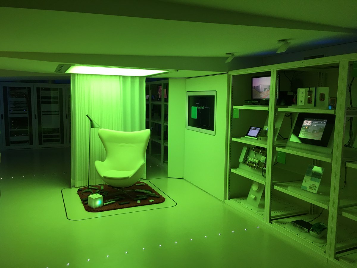 PrevionPlus's tweet photo. Wir berichten über unseren Besuch im #iHomeLab an der @hslu. Erfahren Sie alles zu #smarthome und #homeautomation https://t.co/6EocysCR2A https://t.co/JGdq3CPthz