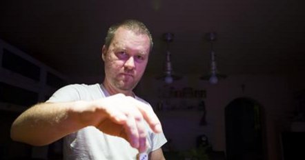 Príbeh muža, ktorého život závisí od kocky:
plus.sme.sk/c/20450298/pri…
via <a href="/mario_smykal/">Mário Šmýkal</a>