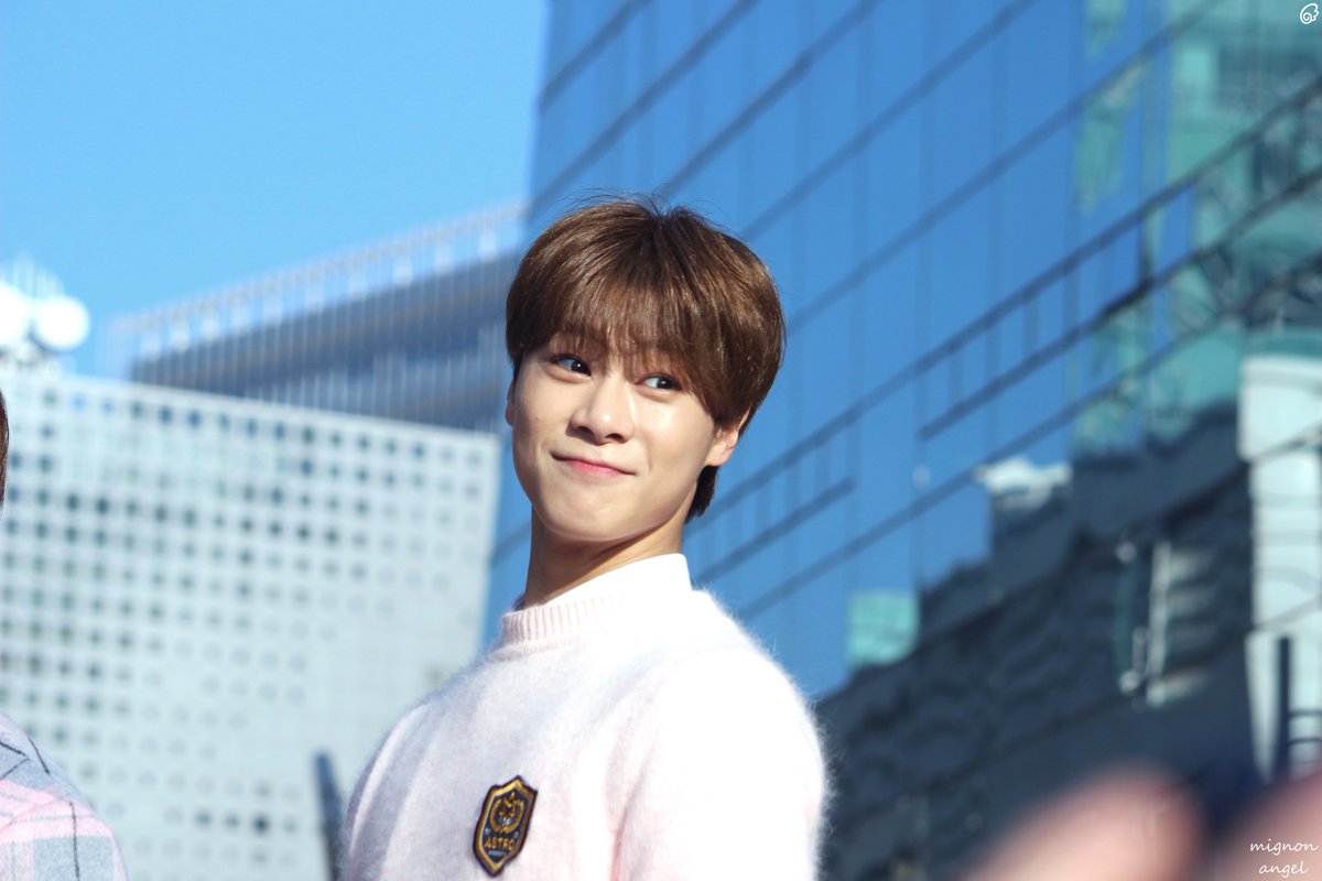 ||16.11.19|| 쇼! 음악중심 미니팬미팅
오구 ㅠㅠ 보고싶어!!

<a href="/offclASTRO/">ASTRO 아스트로</a> #아스트로 #문빈