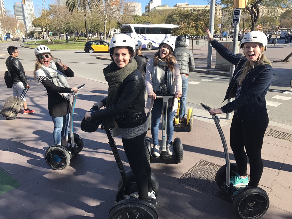 USHCDames1's tweet photo. Ja hoor! Wij vermaken ons priiiiima in #Barcelona! #USHCD1 #USHC https://t.co/XfepqGSa4U