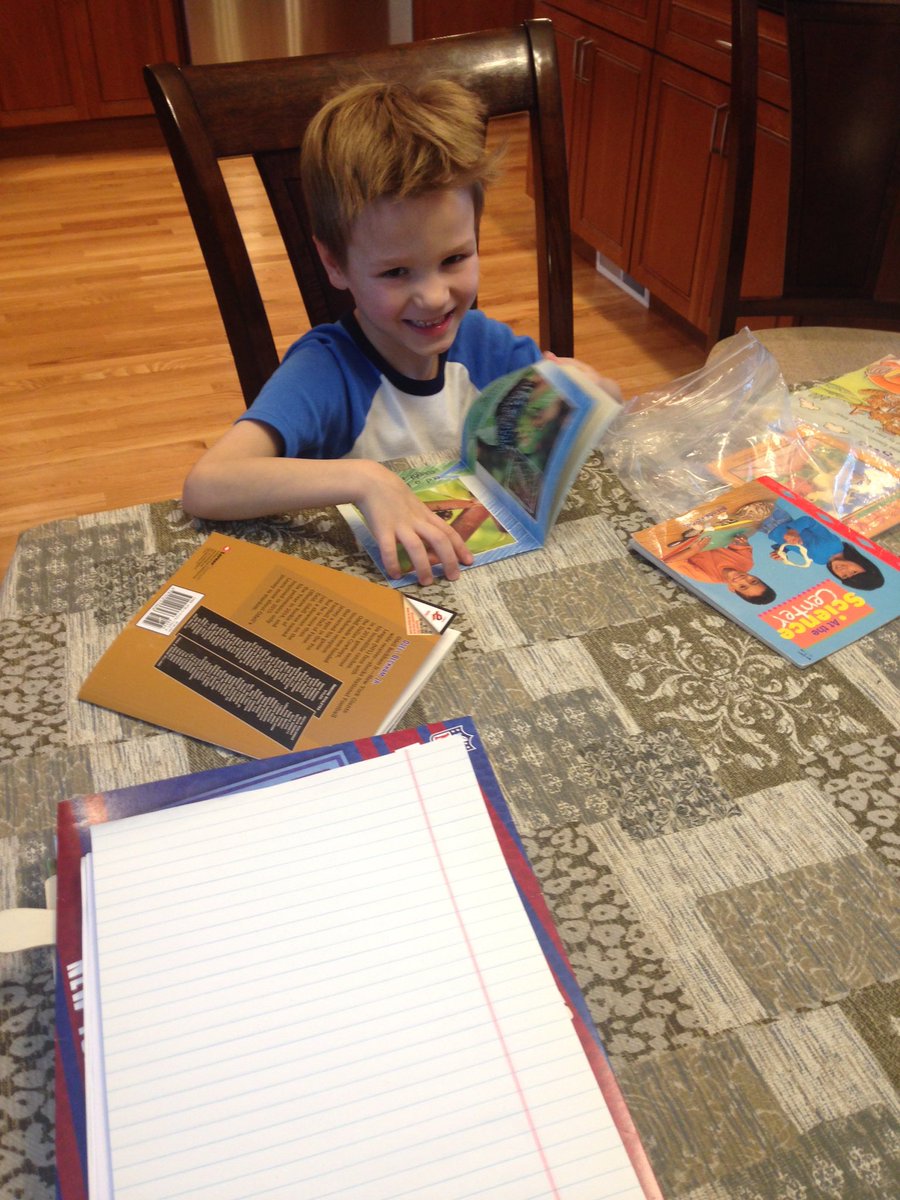 sabrinav311's tweet photo. @aae_parp #parp2017 Snowy morning reading. Adam 1st grade Mrs. Schick https://t.co/Ce9CF6YMZh