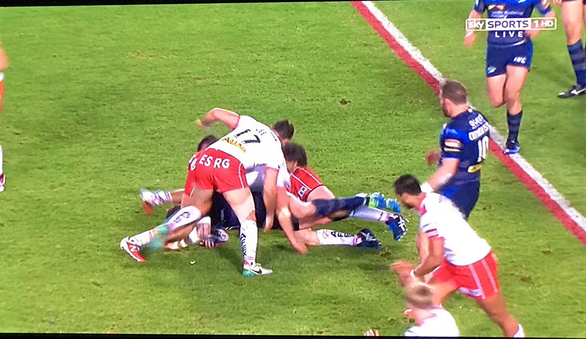 Matt_Hoppy's tweet photo. @SkySportsRL can we have the score board up on the screen please? 😂😂😂

#KnowTheScore https://t.co/he12IbhFVS