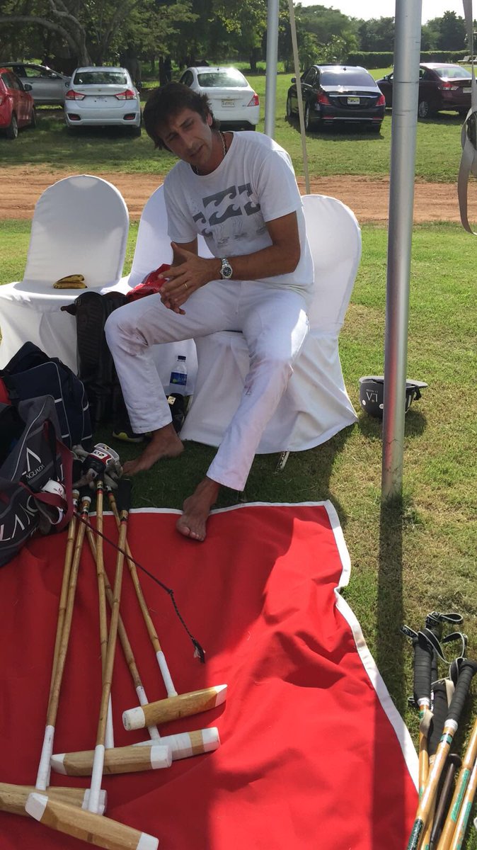 polo_challenge's tweet photo. #NachoNovillo a punto de comenzar el partido #LaPotranca vs #CasadeCampo de la #CopadePlata #22Goles https://t.co/GqDv7SHbsp