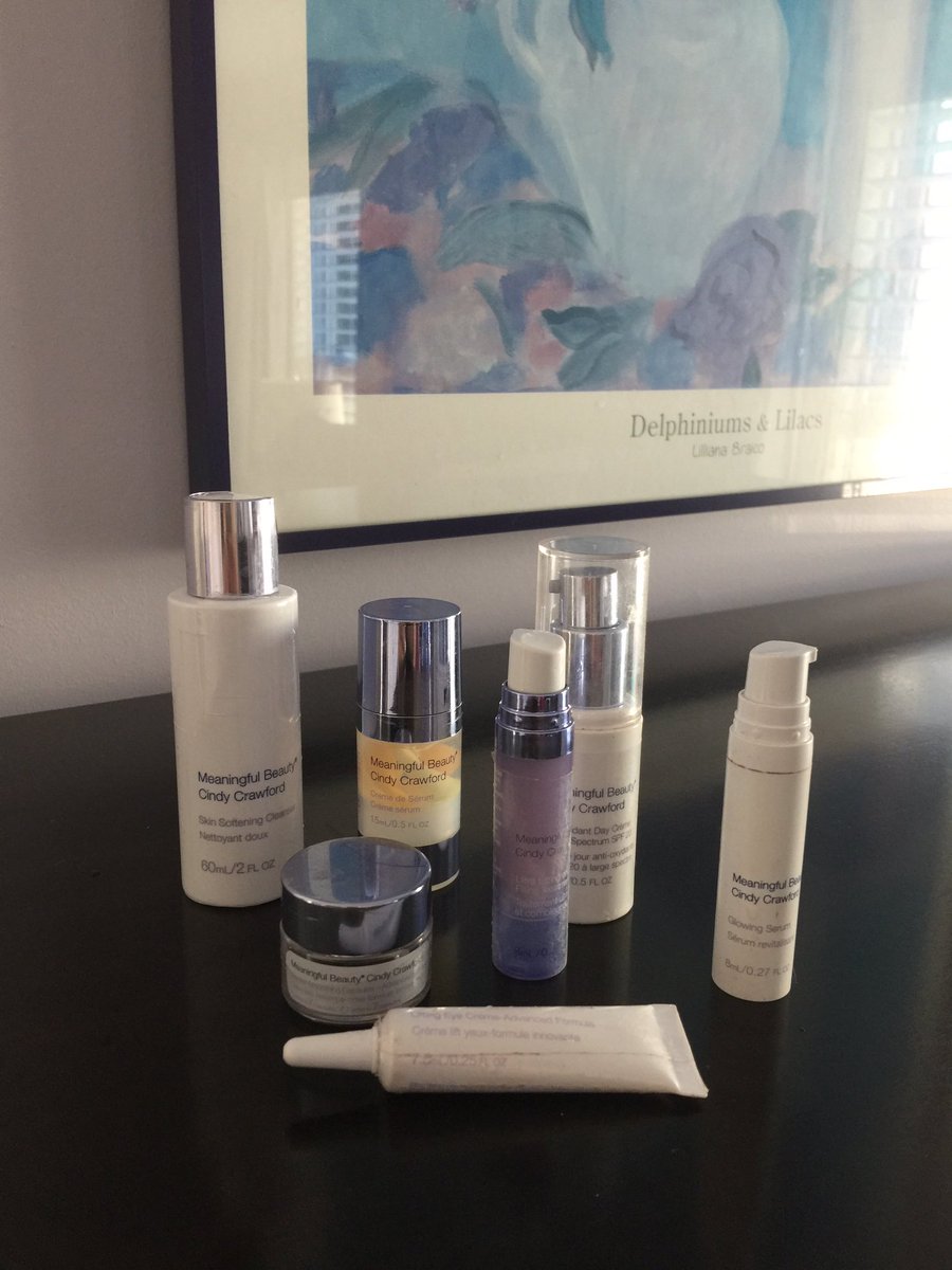 tryitbe4ubuyit's tweet photo. We've tried a lot of skin care products and for the record @CindyCrawford #MeaningFulBeauty truly is a fantastic product! Glowing skin! 👌🏼 https://t.co/J7Cs0D1BRr