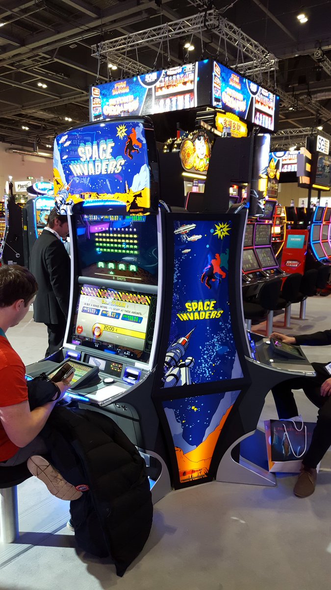 7Ten's tweet photo. Slots. During the bonus you get to play #SpaceInvaders for real. Didnt't like me taking photos! @arcadeheroes @arcadeclubuk @arcadebelgium https://t.co/NxmeFqbGn6