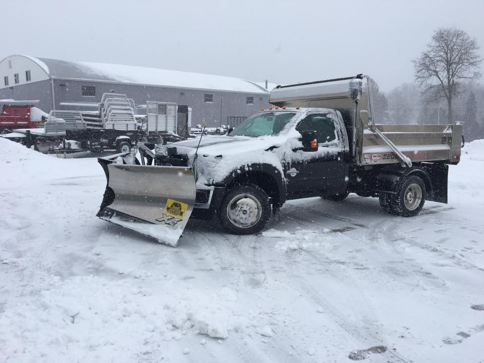 hudsonrvrtruck's tweet photo. This #Ford rolled out of here just in time to hit the snow. Thank you Seth!!  #webuildworktrucks @FisherPlows  #fishernation #winterishere https://t.co/oJpS83oygZ