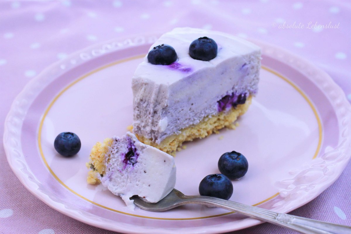 Lust auf ein Stückchen Blueberry Cheesecake? :) Hier geht's zum Rezept youtu.be/Tx0N5oMzIaI