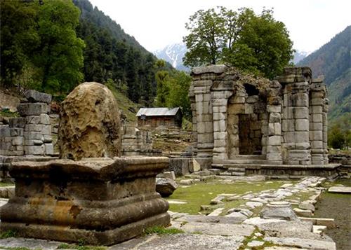 Elentarnew's tweet photo. Recovered the Knowledge of the Ancients,tome of Hutaakan wisdom,the party thinks to explore Temple of Pflarr:https://t.co/z71F10jTrt https://t.co/74sn1sCrNC