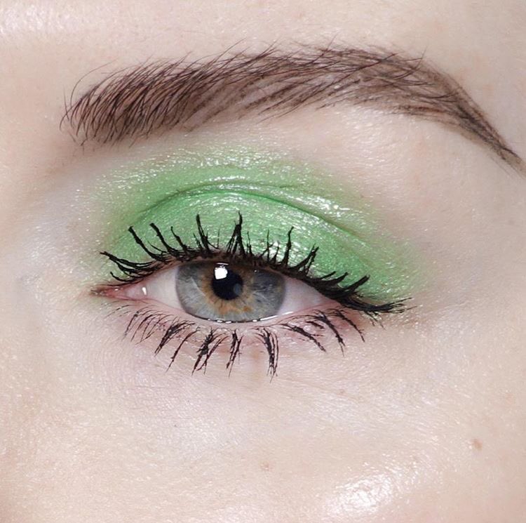 rojopluton_'s tweet photo. 🍵KATIE JANE HUGHES 🍵 | #makeupartist | 🍡🍡🍡Matcha Eyes https://t.co/rD2wyH4m9Y