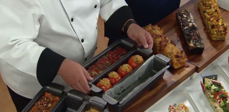 lovecookingco's tweet photo. Chef Tony &amp; @DavidVenableQVC got so creative in the @QVC kitchen with our TriSagna Pan yesterday! Dinner to dessert! https://t.co/RXCy8IW6oD https://t.co/xThJTFOxzU