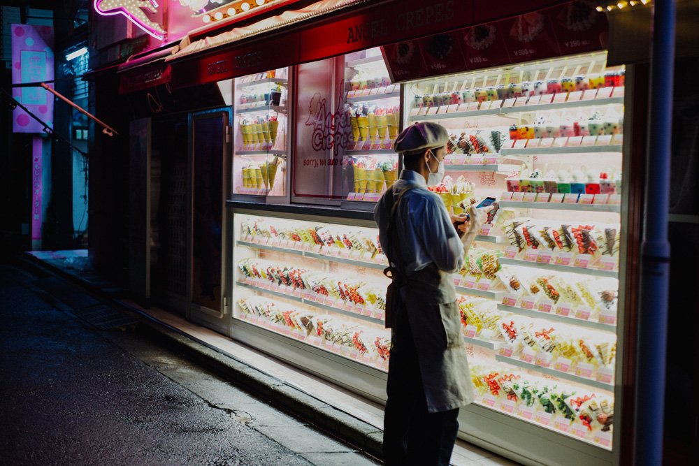casimir_tv's tweet photo. Megacities captured glowing in the dark for the few people who make their way through late nights or early mornings. https://t.co/ktEktZhHyx https://t.co/zBYcN8FRDo