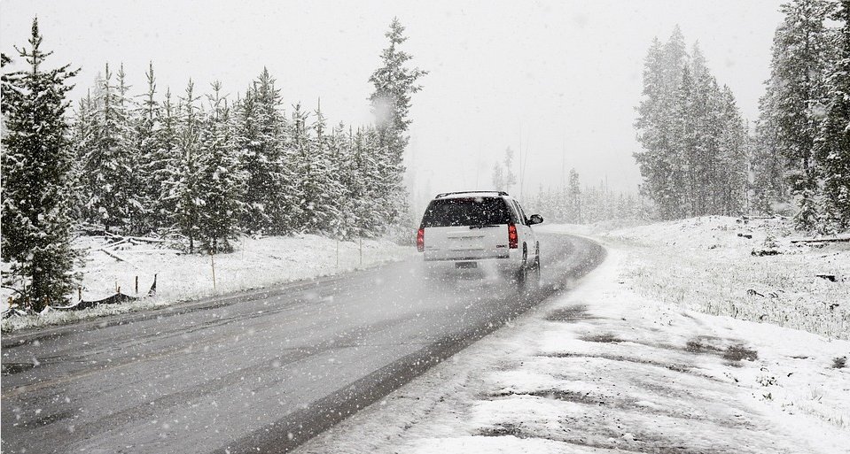 JohnstonMeier's tweet photo. TIP: Road salt can corrode fuel and brake lines. Protect your vehicle with weekly spray downs during snowy weather #jminsurance #BCsnow https://t.co/fqbuVdQps0