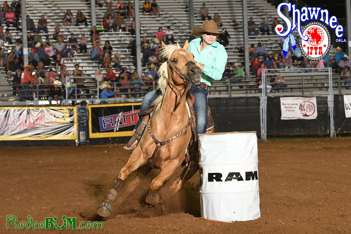 IFYRShawnee's tweet photo. #TBT to #IFYR2016 with Robbyn Wells! https://t.co/9MOxvEW9C3