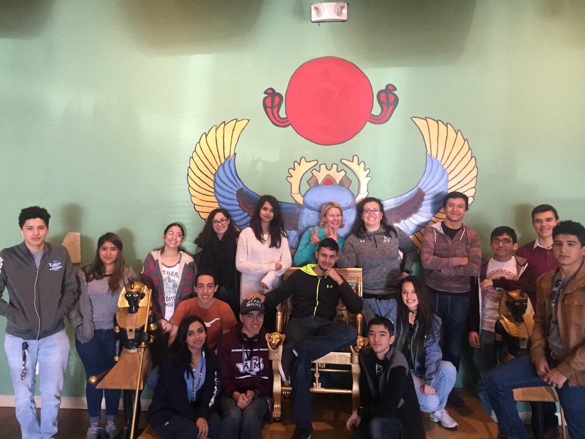 americaslibrary's tweet photo. Ready for Team Quest---Round 2 for the 16-17 school year! #Americas_HS https://t.co/Rnl0l3PVgE