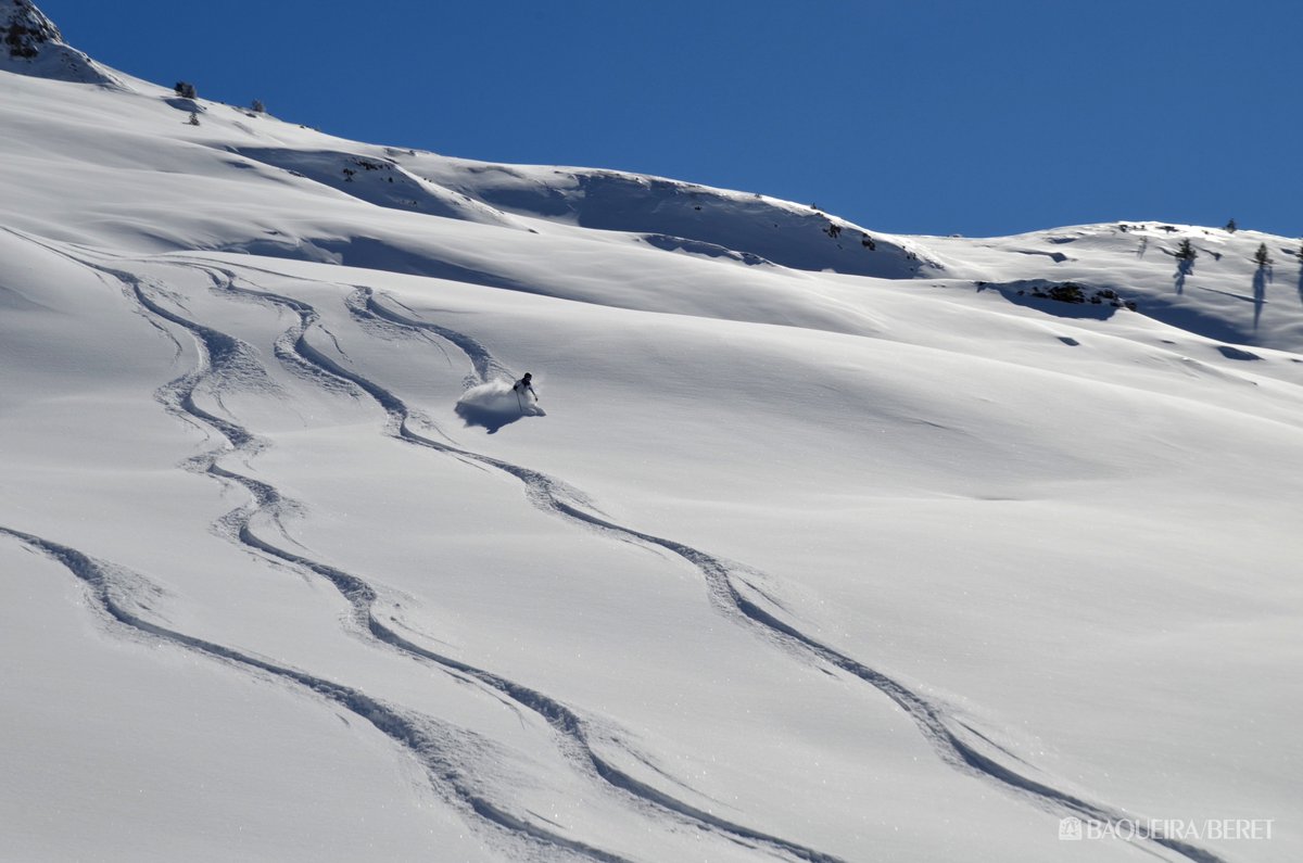 baqueira_beret's tweet photo. Hay días buenos y días para el recuerdo ¡Y más hoy en #BaqueiraSinLimites! Más fotos de hoy: https://t.co/Q2sK7ApSnR en #baqueiraberet https://t.co/xQLomvPvkc