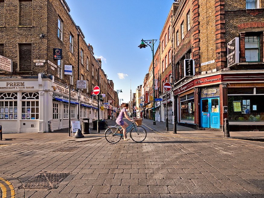 Thinking of buying a #property near #BrickLane? Here are seven facts you need to know: bit.ly/2kcVYEb