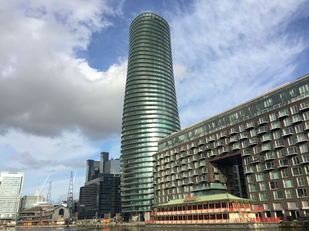 ChaseEvansLtd's tweet photo. New Arena Tower, #BaltimoreTower #apartments #torent https://t.co/AQ2GOGa37A https://t.co/CLEsilAiWa
