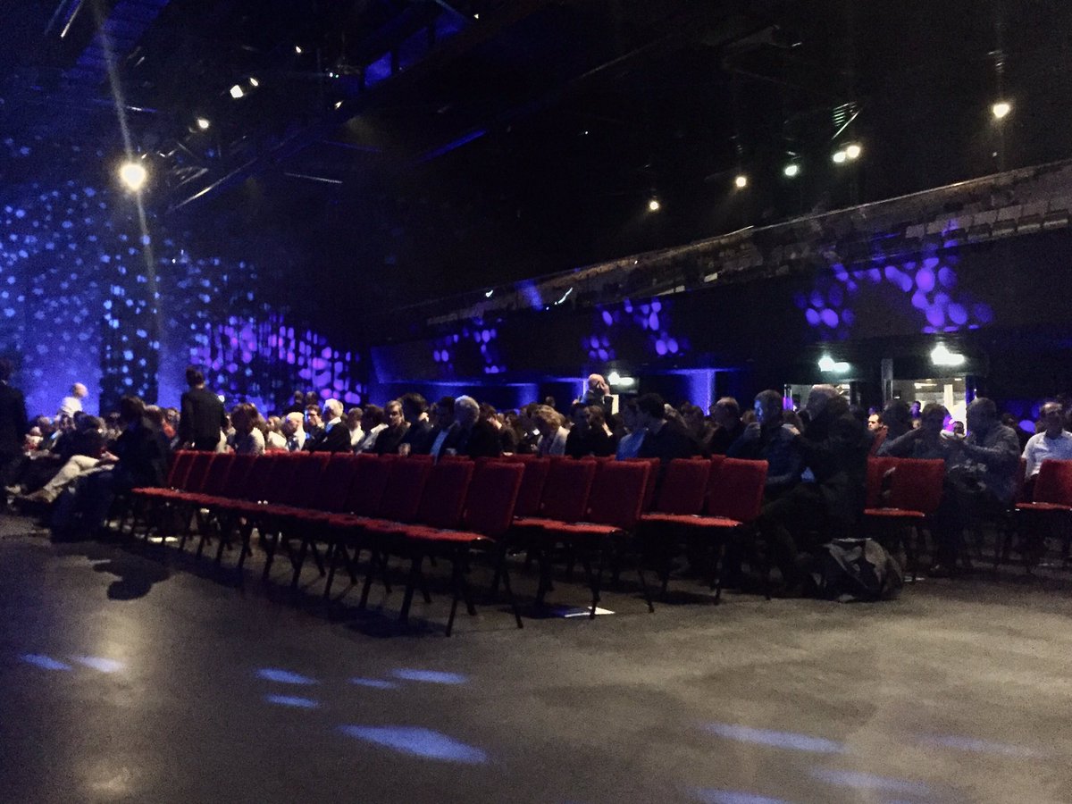 De zaal stroomt langzaam vol... #compassionseminar