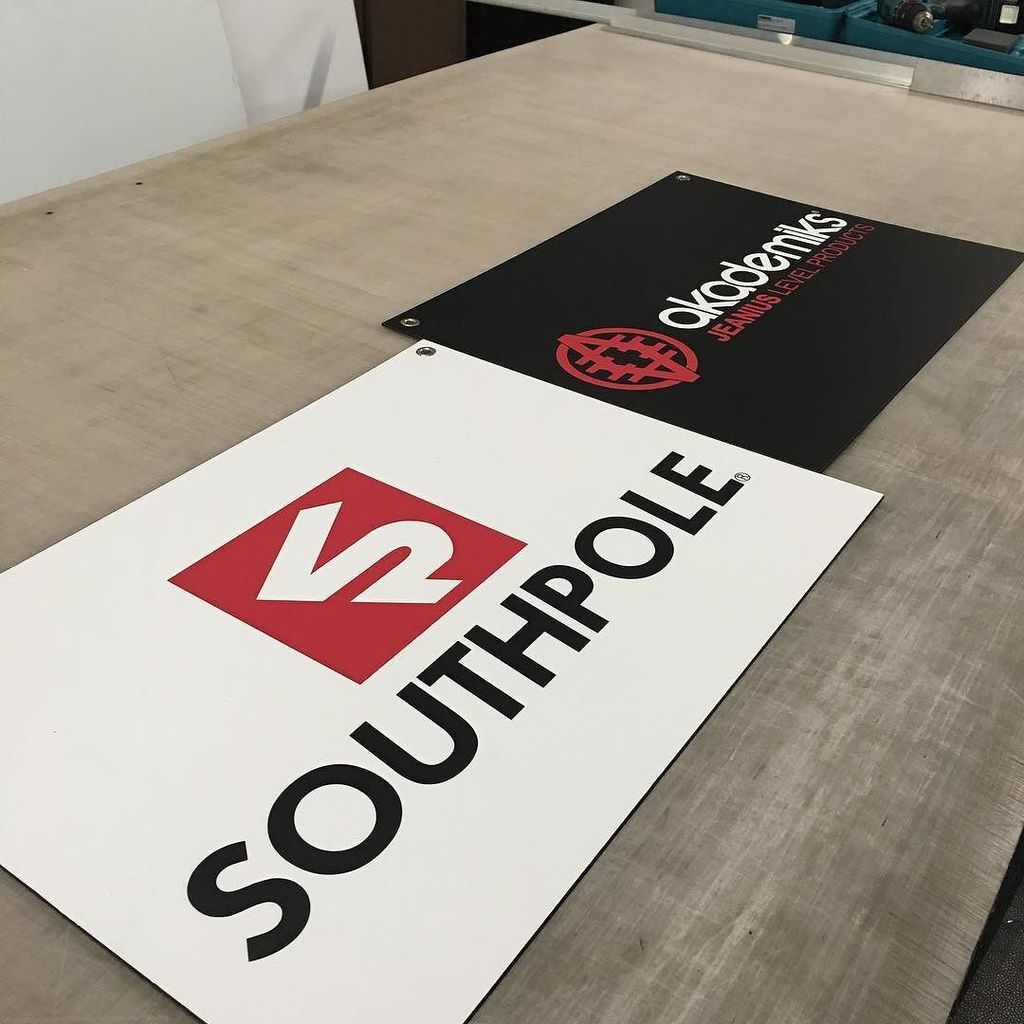 mysignit's tweet photo. Trade Show Signs #signage #custom #logos #events #vinyl #tradeshow #magicvegas #signcompan… https://t.co/xl0kgwSG3C https://t.co/yN0y5uC417