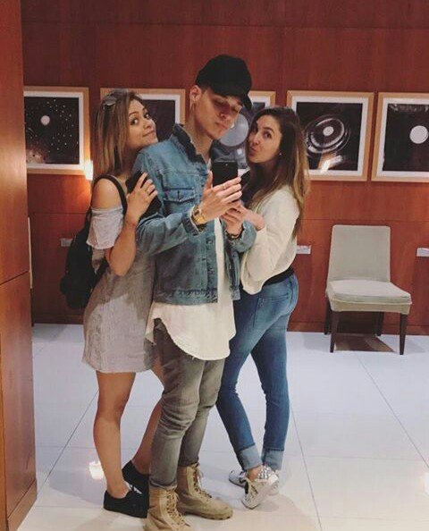 Mix5Argentina's tweet photo. Que están preparando? #MIX5 #MIX5Arg https://t.co/vmkE37vWmi