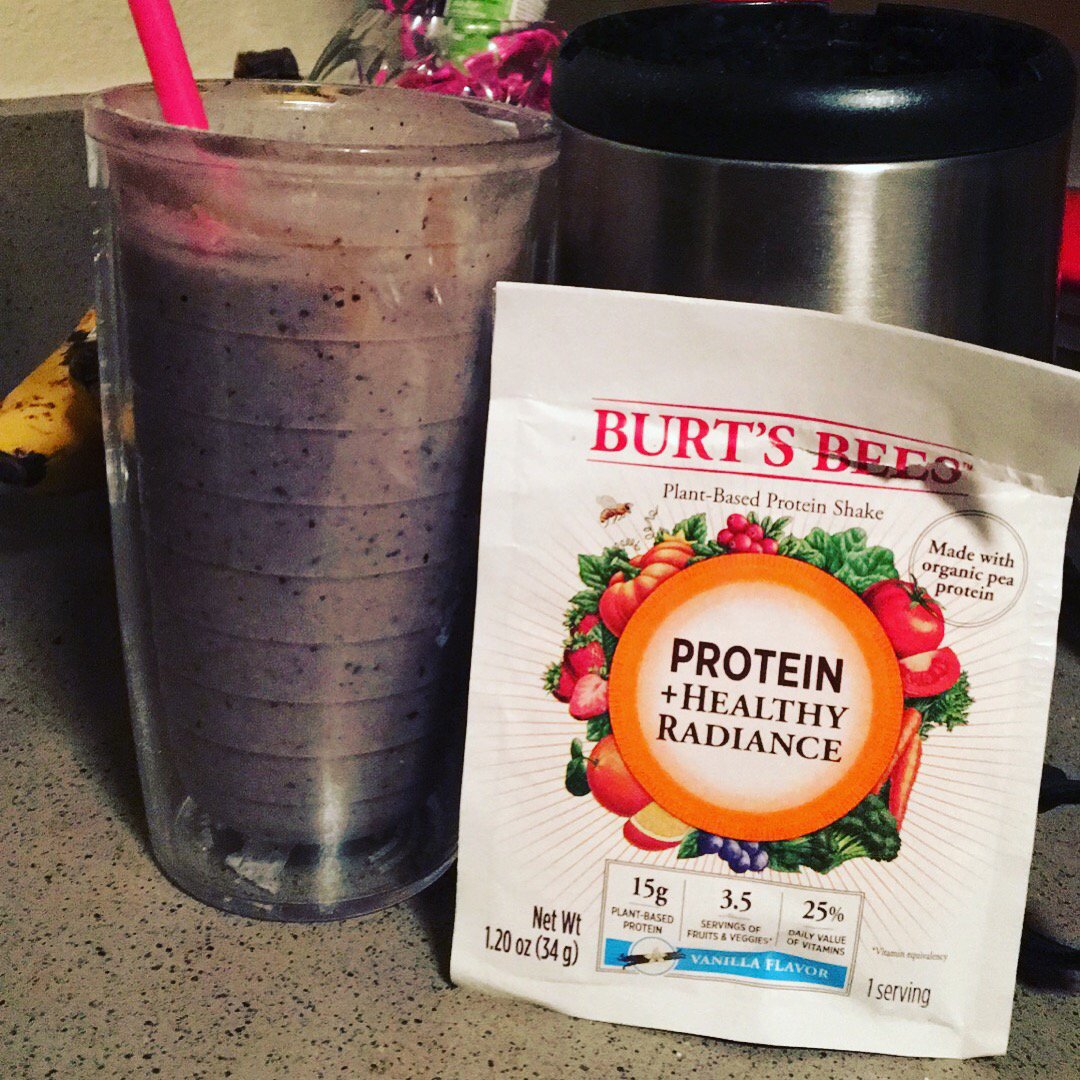 CourtneyCC16's tweet photo. #DrinkItAllIn I'm obsessed! @Influenster @BurtsBeesUS #GotItFree #contest https://t.co/Suivhyc39W
