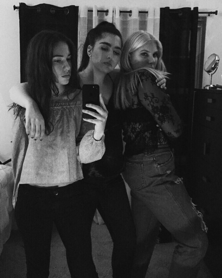 m_dislx's tweet photo. 💗💗💗 @alexiaearena  @sydneyygill https://t.co/ExImYrkp9U