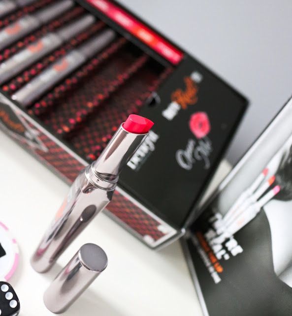 sarah_berryman1's tweet photo. Some new gorgeousness from @benefitUK today! https://t.co/2bcUyUhPX3 #agoodpair #bbloggers #theyrereal #benefit #benebabe https://t.co/Y05Xcr5gPe
