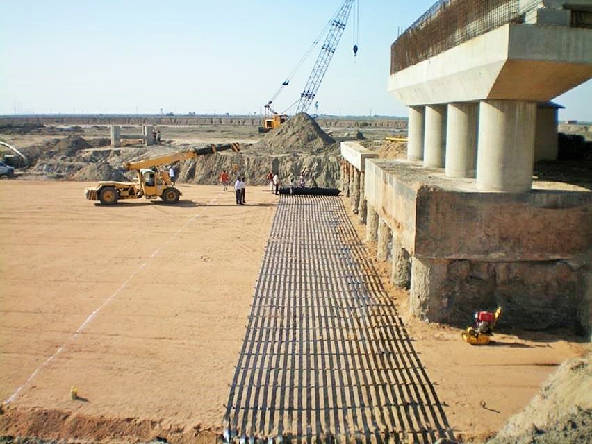 Maccaferri_IN's tweet photo. #Groundimprovement for #retainingwalls with stone column technique combined with #Paralink #ParaWeb https://t.co/E4lLGE8D3D https://t.co/QTMP8tf6eM