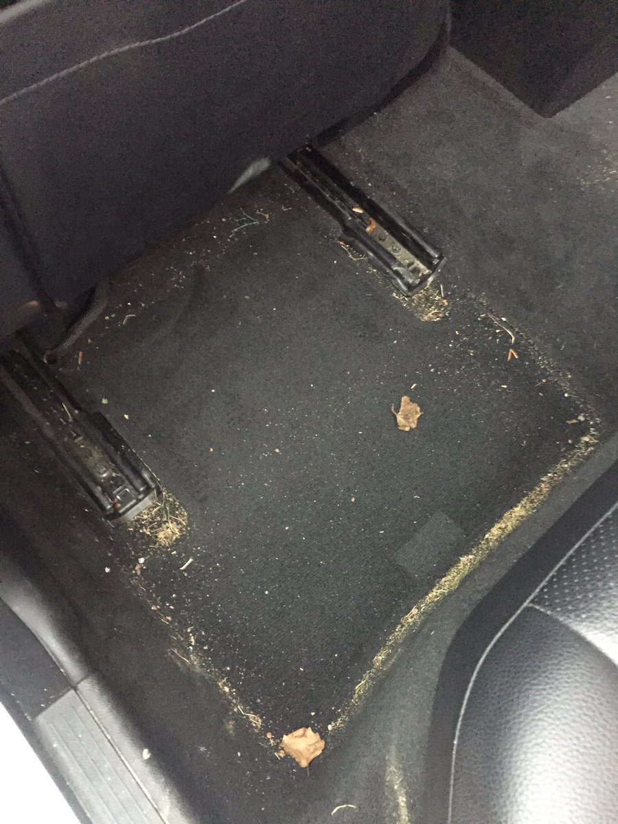 Vseast's tweet photo. Another interior. Another #mercedes. Good job I love them! @pvdapproved @OhsoretroEvents #valetsoutheast #kentdetailing #kentvaleting #cars https://t.co/crZjNgT3Ul