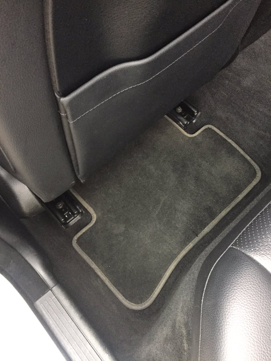 Vseast's tweet photo. Another interior. Another #mercedes. Good job I love them! @pvdapproved @OhsoretroEvents #valetsoutheast #kentdetailing #kentvaleting #cars https://t.co/crZjNgT3Ul