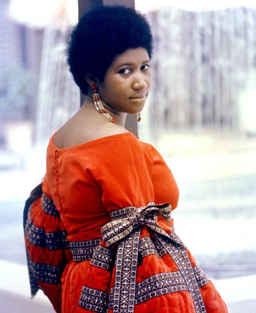 bust_magazine's tweet photo. 42 Aretha Franklin quotes and photos to celebrate her incredible career https://t.co/AOmIm7Pj4y https://t.co/1rp7iznDDZ