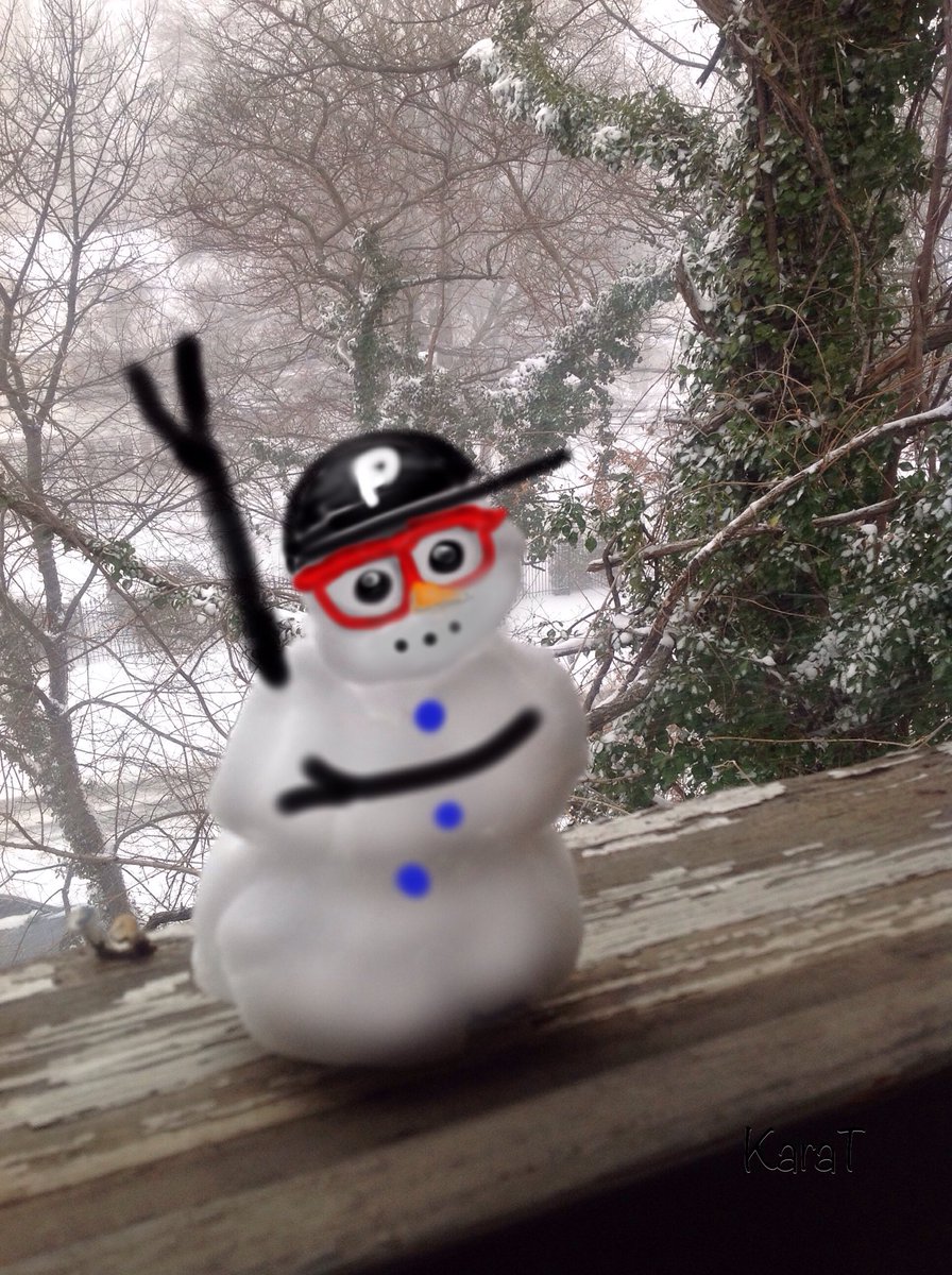 ilvoloftl's tweet photo. Made the snowman into you too, @piero_barone 😜😂 #snowreal #outsidewindow https://t.co/0IUkmOZ8j8