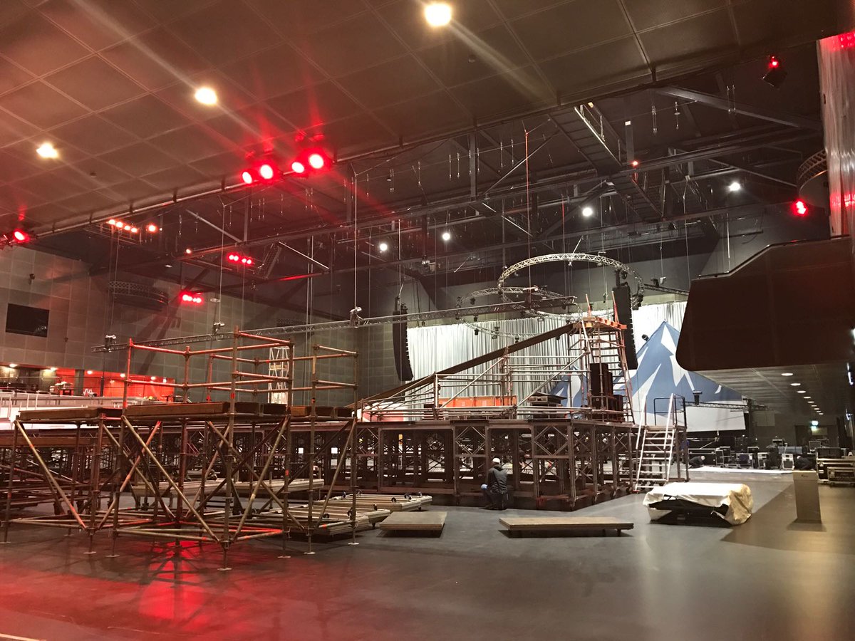 AFASLive's tweet photo. Guten Morgen! Die aufbouw voor Das Coen Und Sander Fest is begonnen! Like als je er straks bij bent!  🇩🇪  🍻  🎉 #CSFEST #AFASLIVE https://t.co/n8rI6Vbd3l