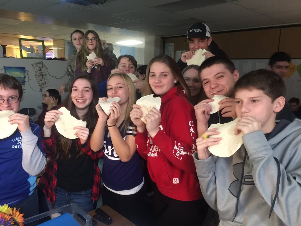 MsHalphin's tweet photo. I have leftover food and they find it. Tortilla Thursdays man - welcome to E226. #fullandfocused https://t.co/6IYFxFSO02
