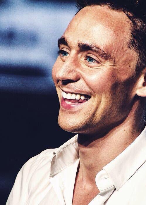 Happy birthday tom hiddleston 