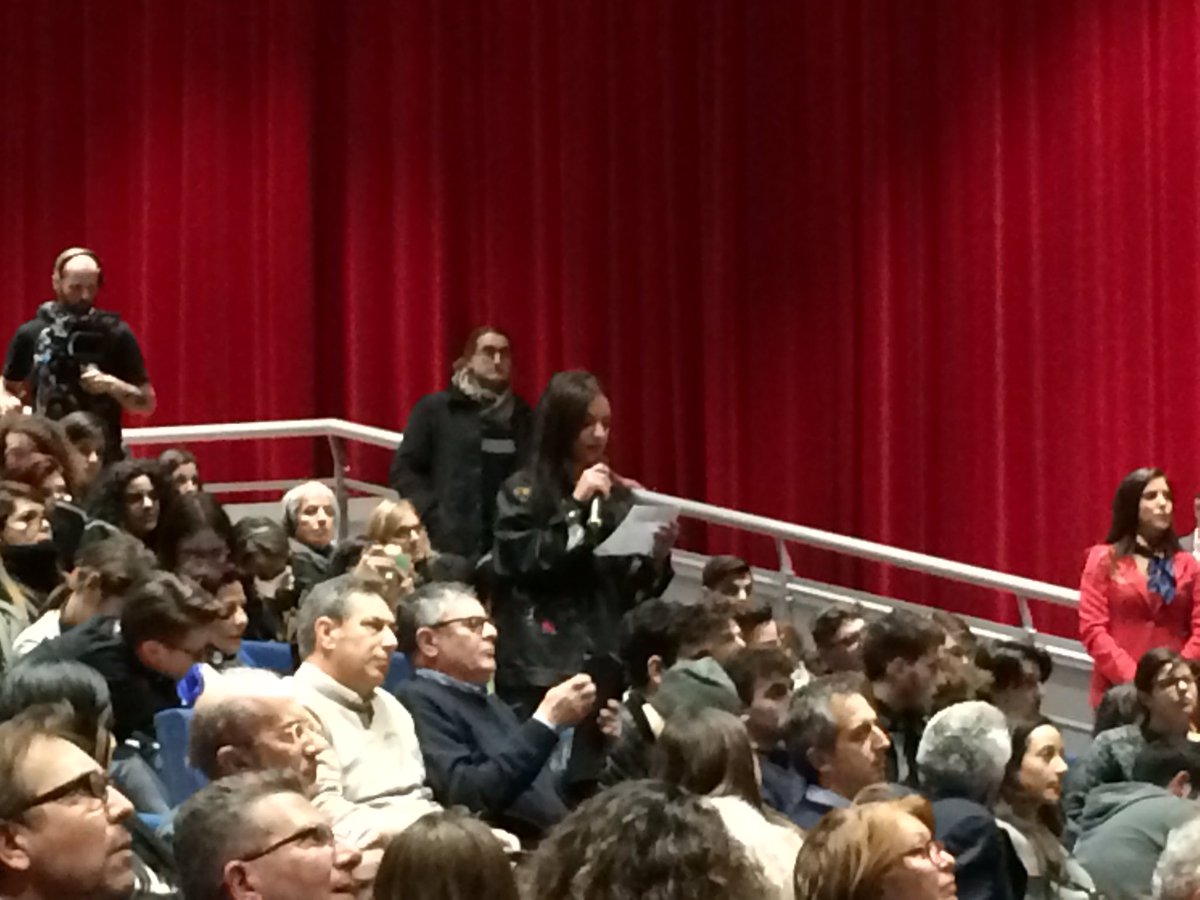 AgenziaCoesione's tweet photo. "Perché i #fondi non vengono utilizzati per sostenere l'imprenditoria giovanile?" Una domanda agli #EUdialogues https://t.co/UMOpPngodY
